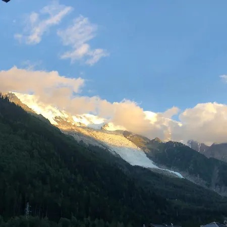 Mont Blanc 43, Vue Mont Blanc , Balcon, Parking Апартаменты Шамони